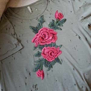 Appliqued distressed tee